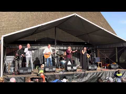 Waldovy Matušky - Mám malý stan (Live at Velikonoce na Dlaskově statku, Dolánky u Turnova)