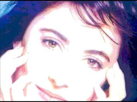 NATHALIE SANTAMARIA "On est tous une île"