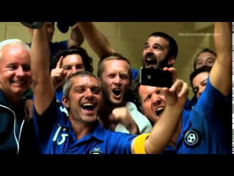 1901 1971 Louis Armstrong When you smile AnuncioApple  Vodafone iPhone 4