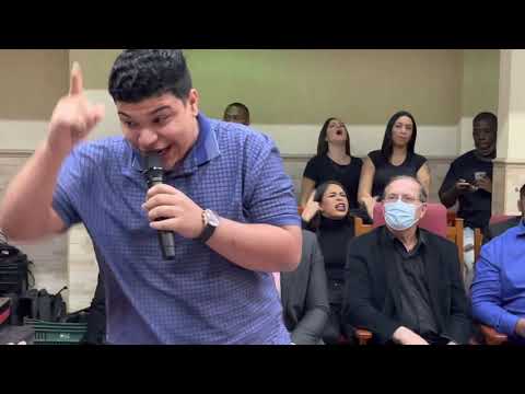 IMPOSSÍVEL NÃO CHORAR COM ELE CANTANDO 😭 - CODAJE