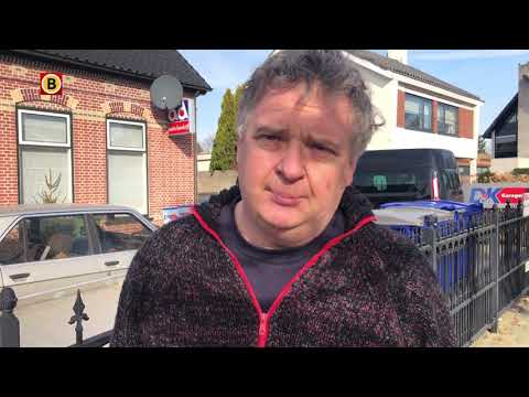 Zundert biedt Graafschap-fans nieuwe vlag aan.