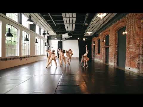 United Movement – Bleeding love (2021)