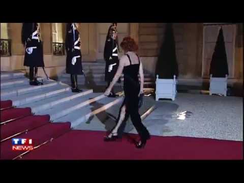 Ooops... Mylène Farmer falls