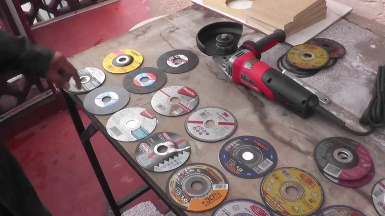 Discos delgados de corte de metal.