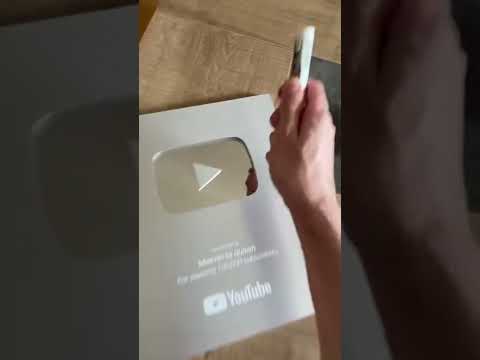 IL Y A DES CAMÉRAS DANS LES TROPHÉES YOUTUBE 😨