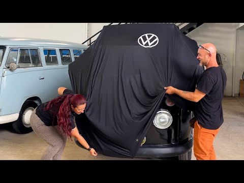 We finished the complete restoration of the 1974 VW Kombi.