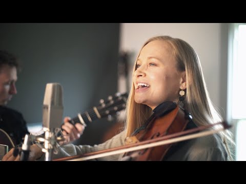 Hillary Klug - Going Across the Sea