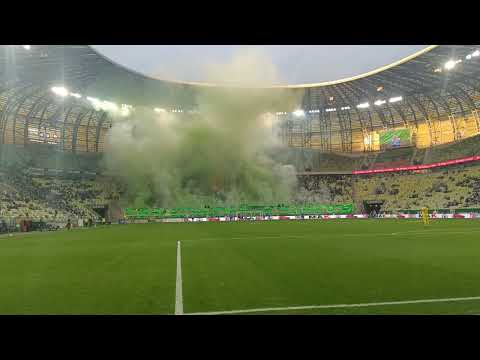 Oprawa, pirotechnika i petardy w meczu Lechia Gdańsk - Stal Mielec