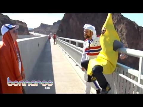 Chris Gethard Races Bananaman Up Hoover Dam - #BonnarooGethard - Ep. 9 | Bonnaroo365