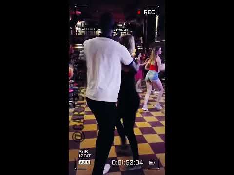 topatolondra 🇧🇪 alexandra farkas 🌟🎵 Marc Anthony - that's okay TBT 210322