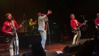 Me first and the gimme gimmes - Don&#39;t cry for me Argentina  28-04-18