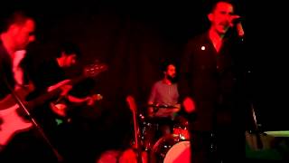 Pablo Und Destruktion - Por cada rayo que cae (fragmento) - La Lata de Zinc (Oviedo, 27.02-2015)