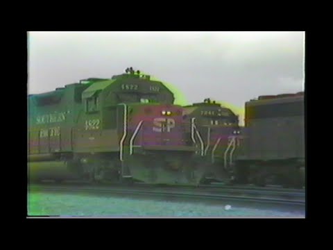 1140. SOUTHERN PACIFIC SP 4822 arrive at YARD Delores California in 1991 with 2 freight engine moti