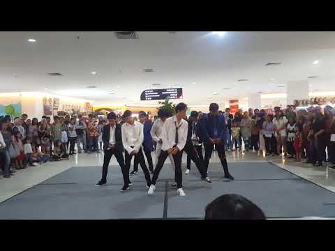 171112 CMC #27 D'ONE Cover EXO