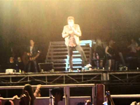 Luan Santana em Piracicaba 12/08/2011 / falando com a mulherada