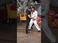 Recordamos Cuando Jean Claude Van Damme Se Enfrentó A TonyMontana Interpretado Por Elpapirrín