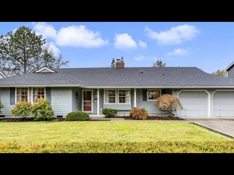 Beautiful Ranch Style Classic Home with large Garage, Washer Dryer, and 2 Fireplaces!!!! property video