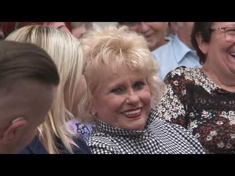 PÓZDIUM - Esztergályos Cecília