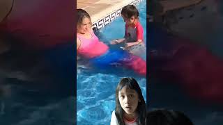 Download lagu Ibu putri duyung hamil ingin melahirkan di kolam renang #shots mp3