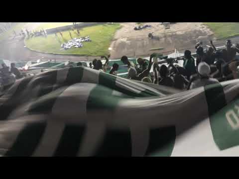 "Que te pasa gallina - Los De Siempre" Barra: Los de Siempre &bull; Club: Oriente Petrolero