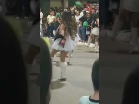 Amy solorzano en el desfile navideño chone Manabí #parati #influencer #apoyo #virales  #ecuador