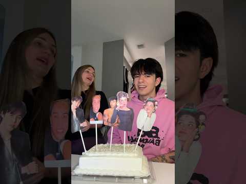 Hear me out cake with my mom 😆