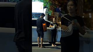 Download lagu Gue kira cewek ini pengamen jalanan karena bawa gitar #fyp #foryoupage #viralvideo #viral #shorts mp3