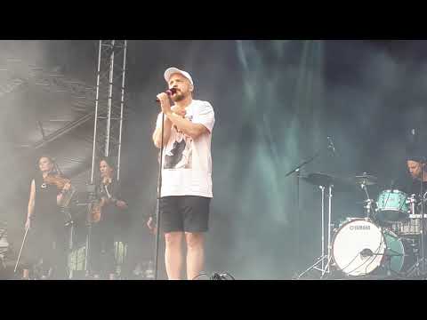 Pyhimys - Jättiläinen  live  Helsinki-päivä 2019