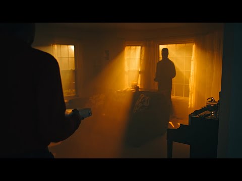 When the Pizza Delivery Guy Walks in on a Robbery