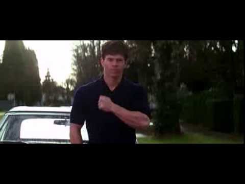 Mark Wahlberg hitting himself