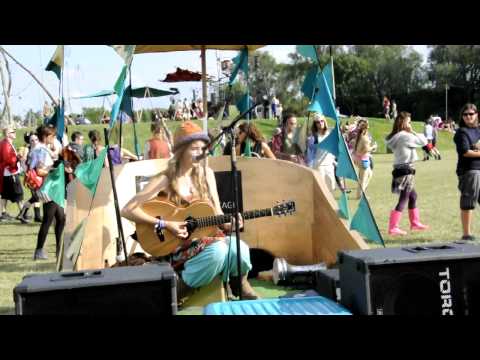 Leonie Evans  - Rolling Stage