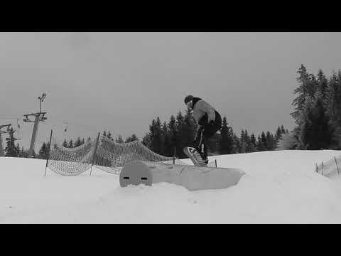 Julius Pruess: Black Lines im Snowpark Muggenbrunn