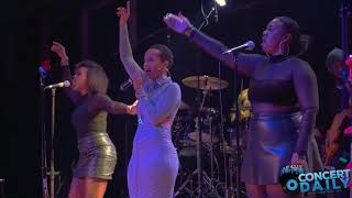 Vivian Green performs "Get Right Back To My Baby" live at Baltimore Soundstage