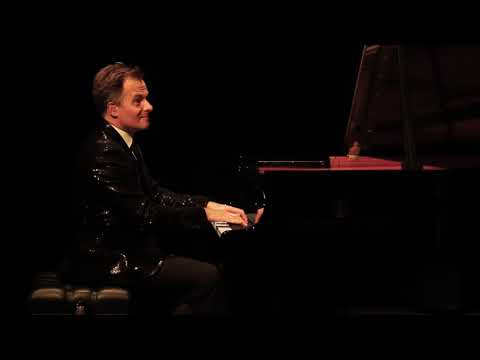 Charl Du Plessis Trio play Bach Toccata in d minor