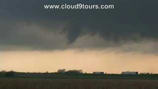preview picture of video 'Nickerson, KS Supercell Thunderstorm & Tornado- April 24th, 2007'