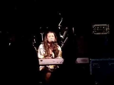 Nikki Flores - Selfish