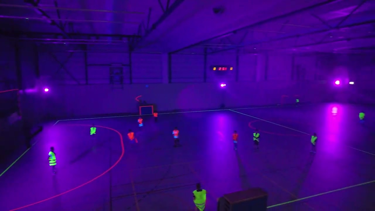 SV Hoofddorp 'NCN CAPITAL Glow In The Dark zaalvoetbaltoernooi' 2022