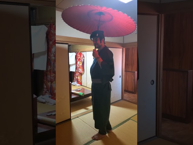 Vídeo relacionado con COSDREAMER Kimono samurái japonés para hombre, uniforme tradicional de Aikido Kendo, artes marciales, disfraz de anime (blanco, S)