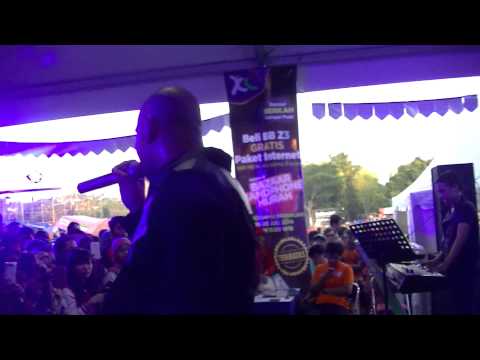 Husein Idol feat Deny & The Add Band - Bahasa Kalbu - Ngabuburit Bersama XL Surabaya 2014