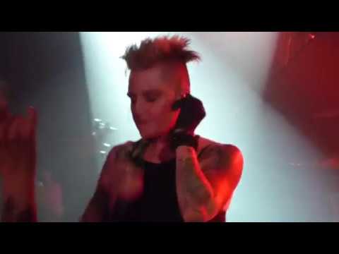 Otep - Lords Of War (live @ Praha - Futurum 24-2-19)