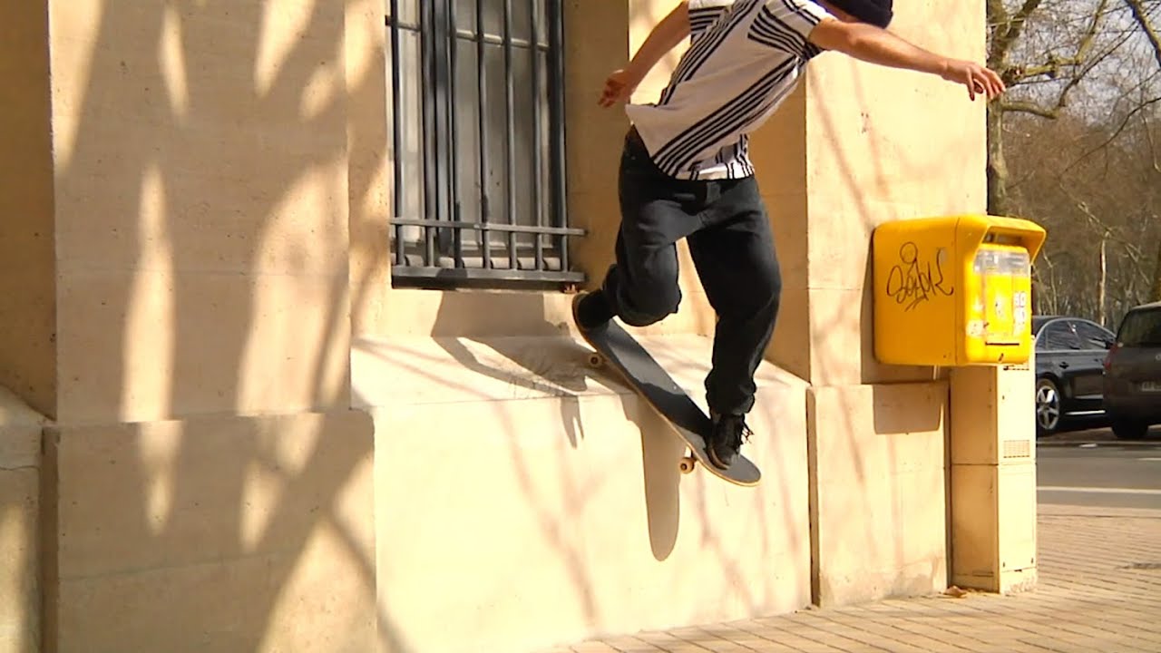 BOUCLE por Luc Mazieres