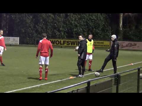 Warming-up sv de Valleivogels 1 - DOVO 1 benefietwedstrijd Mariska Klomp