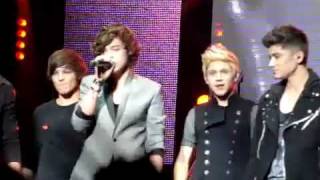 One Direction - Chasing Cars (Live in Dublin) 22/02/2011!