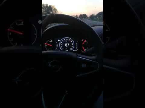 Opel Insignija 4x4 BIturbo 220 km/h