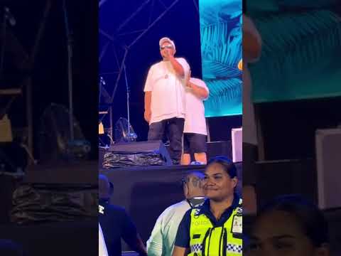 UB40 Concert -  Suliasi Pole'o with his siblings