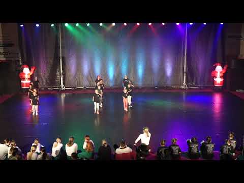 31. Jump! Jump! - 40 děti - Veronika Nekužová