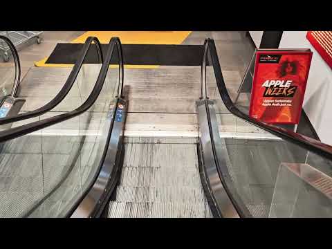 Sweden, Stockholm, Power Drottninggatan, 1X escalator