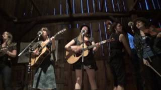 Boston Town, Della Mae