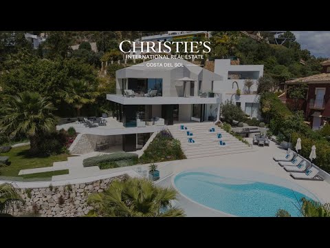 Incredible contemporary villa in El Herrojo Alto, Benahavís