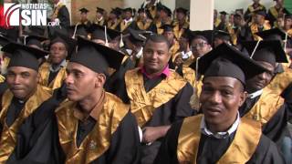 Con alegría reclusos de la cárcel de La Victoria reciben sus certificados de técnicos